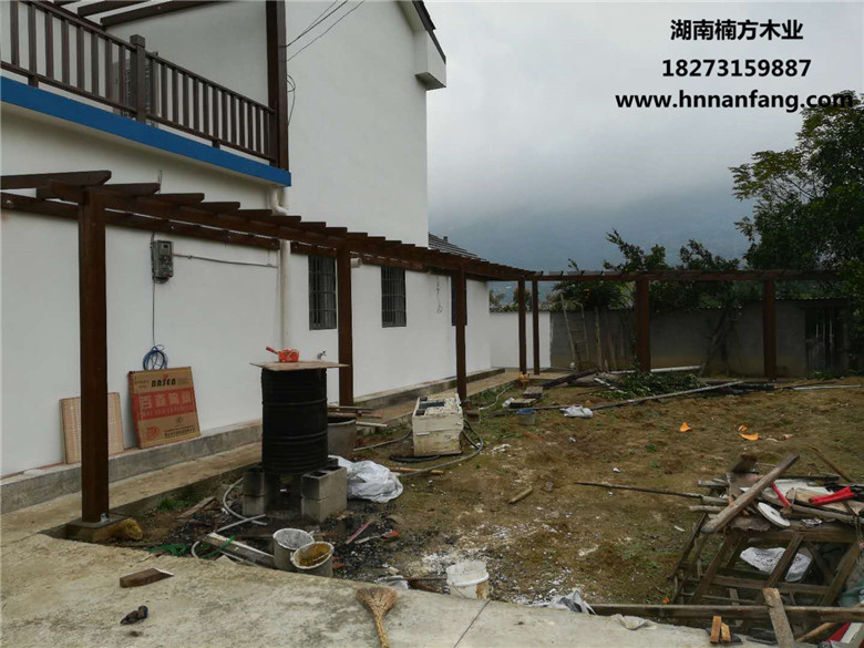 防腐木花架.jpg 防腐木花架.jpg