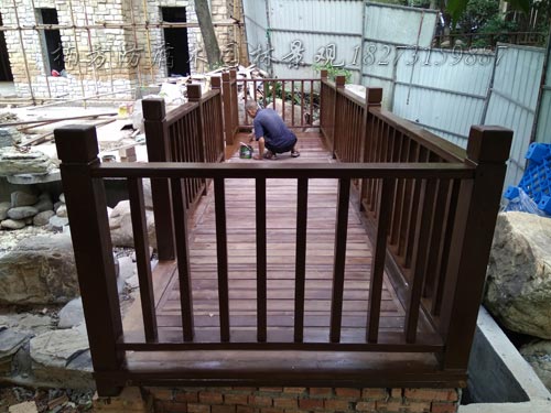 防腐木木桥.jpg 防腐木木桥.jpg