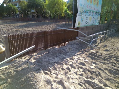 防腐木栅栏.jpg 防腐木栅栏.jpg