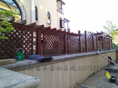 防腐木私家花园.jpg 防腐木私家花园.jpg