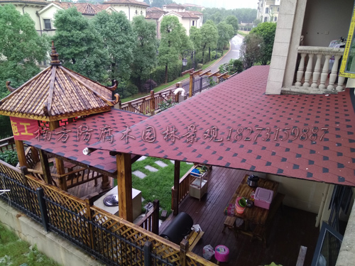 防腐木屋顶.jpg 防腐木屋顶.jpg