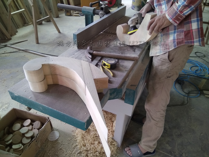 防腐木凉亭翘角.jpg 防腐木凉亭翘角.jpg