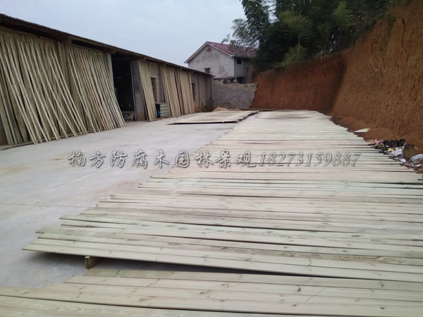 楠方防腐木制品厂.jpg 楠方防腐木制品厂.jpg