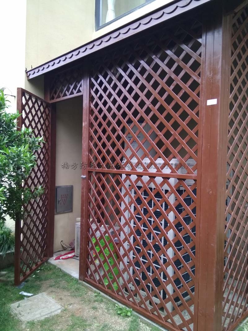 防腐木木屋.jpg 防腐木木屋.jpg