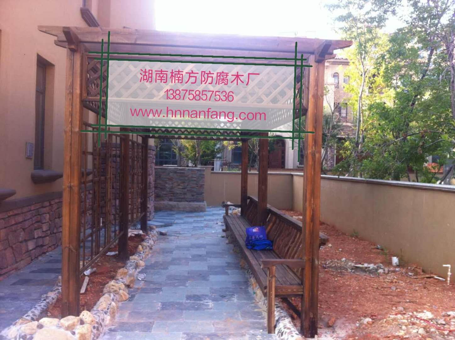 碳化防腐木花架廊架.jpg 碳化防腐木花架廊架.jpg