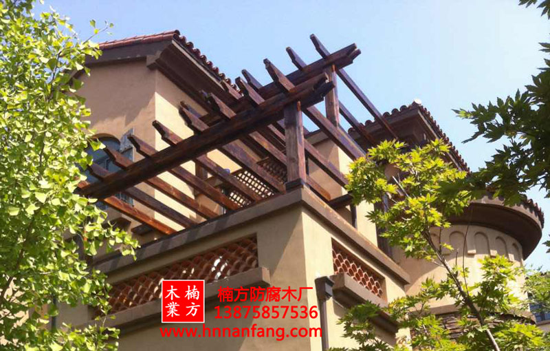 别墅防腐木花架.jpg 别墅防腐木花架.jpg