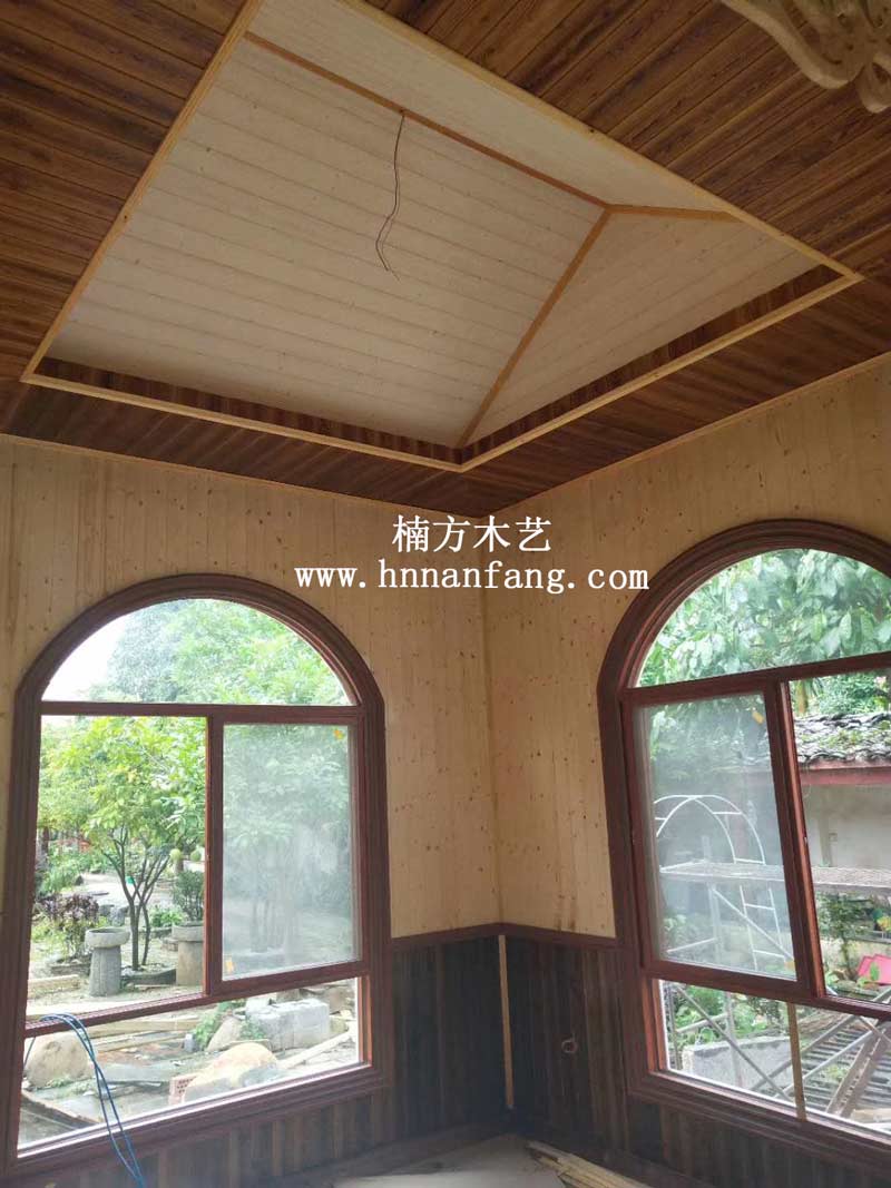 防腐木木屋别墅室内.jpg 防腐木木屋别墅室内.jpg