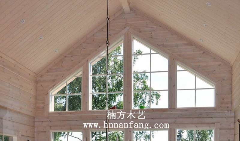 防腐木木屋别墅室内.jpg 防腐木木屋别墅室内.jpg